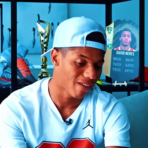 Um chamando o outro de feio kkkkkkkk 🤣 ##richarlison##davidneres | david neres