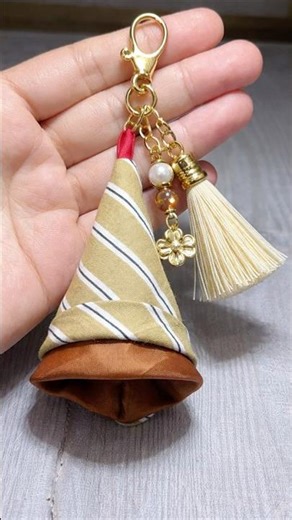 Beautiful key chain tutorial 🪡 #diykeychain #latkandesign #handmade #fashion #sewing #bag