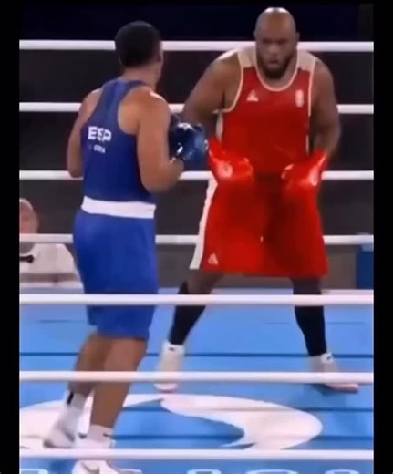 La mulți ani 2026! Clubul nostru vă urează un An Nou plin de sănătate, energie, motivație și împliniri. Fie ca 2026 să aducă progres, rezultate frumoase, antrenamente de calitate și multe reușite, atât pe plan sportiv, cât și personal. Vă mulțumim pentru încredere, implicare și spiritul de echipă care ne unește. Împreună continuăm să creștem, să muncim și să ne depășim limitele! La mulți ani și un an excelent tuturor! 🥊 #Suceava #Boxing #Club #suceavaboxing #suceavaboxingclub www.suceavaboxing.