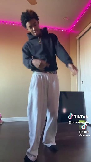Sagging Pants Style: Tips and Trends