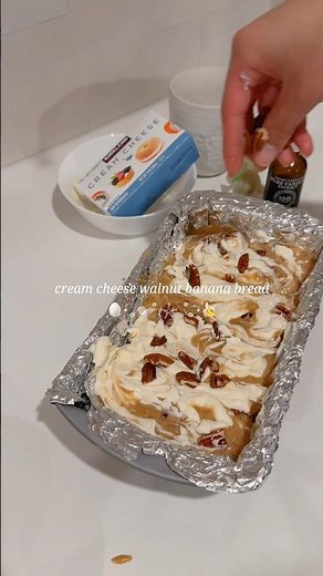 cream cheese walnut banana bread #easyrecipes #thesummeriturnedpretty #food
