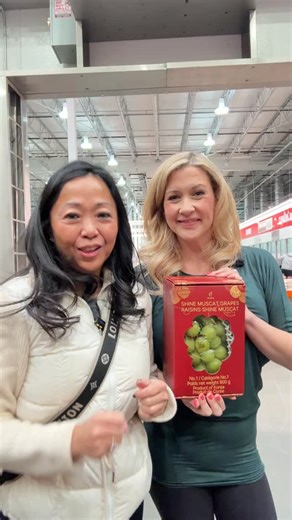 Costco Lovers Canada (yyccostcolovers) on Instagram: "Muscat Grapes @costco_canada Calgary Taza January 2026. Muscat grapes taste intensely sweet, floral, and musky, with complex notes of honey, peach, apricot, rose, or citrus, unlike standard grapes, offering a burst of flavor that's juicy and often compared to lychee or sweet perfume, though specific varieties (like Shine Muscat) can have unique textures and balanced sweet-tart profiles with eatable skin. Shine Muscat grapes are expensive due