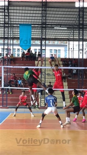volleydonor on Instagram: "OMG 😳 Look at the block 🔥 School Volleyball #volleyball #volleydonor #india #kerala #volleyballworld"