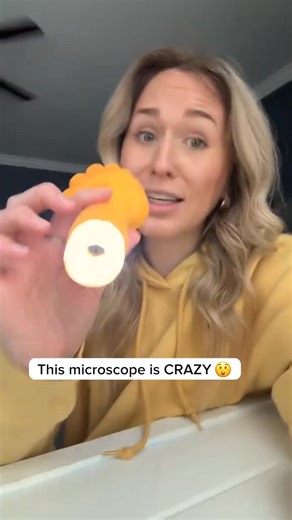 🔬 Discover Your Own Microscopic Masterpiece ✨ Explore the hidden universe of everyday nature with The DigiScope , a microscope that is more than just a toy—it's a gateway to scientific wonder. This beginner-friendly adventure is designed for curious young minds. 🌿 Your Kit Includes: ✔️ Built-in digital camera and protective carry strap ✔️ Step-by-step guide with sample slides included ✔️ USB cable for computer connection and image transfer 📏 Specifications: Magnification: 50x - 200x Storage: 