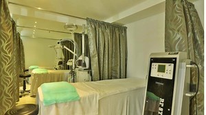 A.S, APM & To all Branches ANNIVERSARY treat... up to 80% OFF Promo available to all branches: 1. Find the Perfect Look, valid until end of June 2017 2. Anniversary Treat 2017 – until further notice 3. Enjoy treatment of Happiness – until further notice 4. Happiest Hour - Anniversary valid until June 10, 2017 Promo for AS Fortuna and APM Branch ONLY: 1. Glam and Glow, valid until June 15, 2017 Anniversary Promo for Mango and Lahug Branch ONLY: 1. Celebrate with us! until May 15, 2017 2. Sparklin