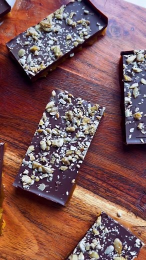 Chocolate Caramel Crunchie Bars #sweettooth #sugarfiend #darkchocolate #bored #foryoup