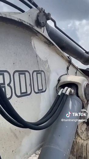 Liebherr 9800 Excavator: The Giant in Mining Operations