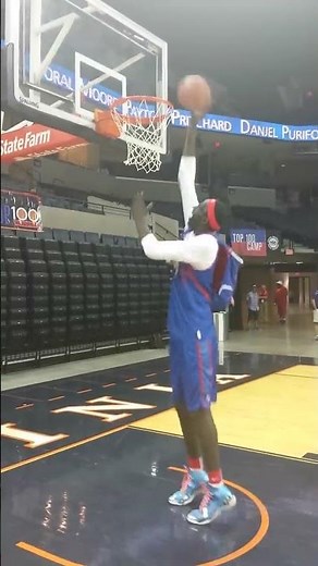 Tacko Falls no jump Dunk