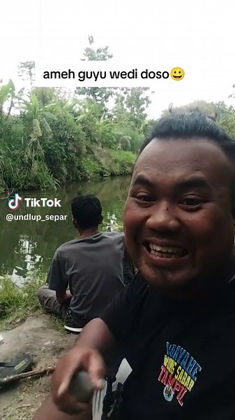 Video Lucu Mancing Ikan Di Sungai