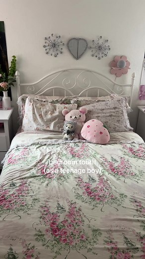 Bedroom Tour for Teenage Boys: My Room Setup