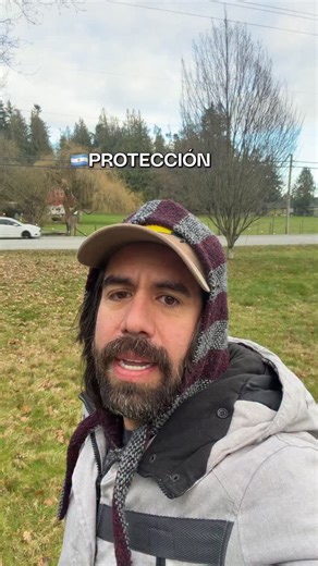 👉 Esto está pasando ahora mismo en ARGENTINA 🇦🇷 • El Gobierno nacional presentó una iniciativa para reformar la Ley Nacional de Glaciares (Ley 26.639), que era considerada una de las más avanzadas del mundo en proteger glaciares y ambientes periglaciares como reserva estratégica de agua dulce. ￼ • La reforma propone quitar la protección automática y permitir que las provincias decidan qué zonas quedan protegidas y cuáles no, lo que podría habilitar actividades extractivas (minerías u otras) e