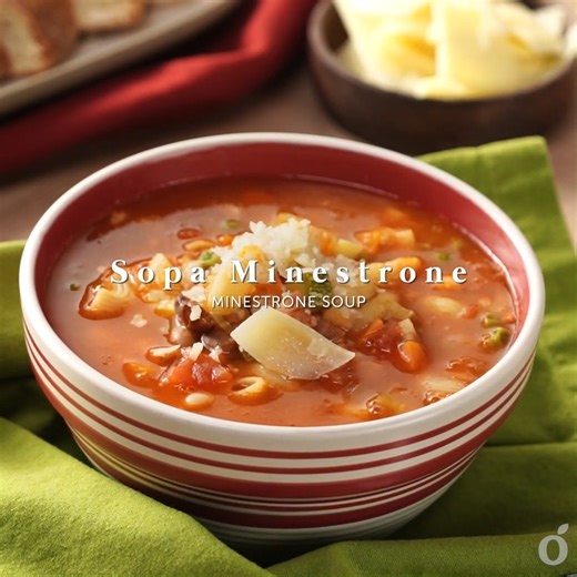 ¡La famosa sopa minestrone es una delicia de la gastronomía italiana que no puede faltar en tu mesa! 🥣 Receta: https://bit.ly/3EKVgeQ | kiwilimón