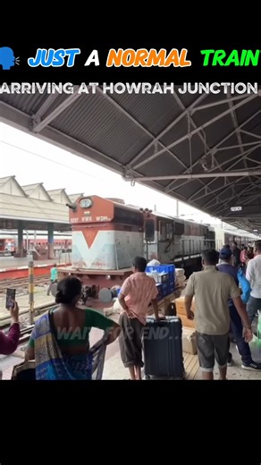 Howrah Rajdhani Express Grand Arrival at Howrah Junction 🚆⚡ | High Speed Entry