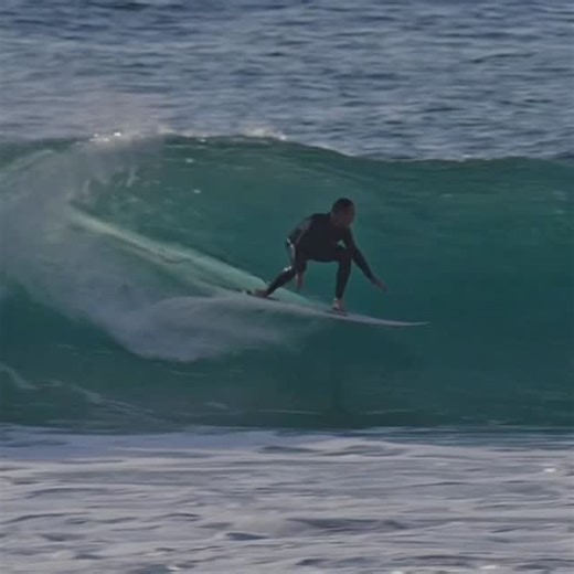 taylor_knox on Instagram: "Floaters do offer a unique view on a wave. @vuoriclothing @chris_borst_designs @brendoshootz @nakedvikingsurf @carverskate @fish101restaurant @surfride"