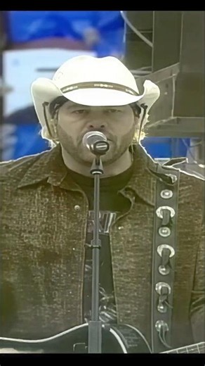Toby Keith Brings Thanksgiving to Life 🇺🇸