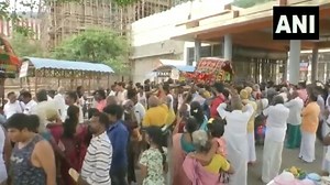 3.3K views · 29 reactions | Tamil Nadu: The Thailakappu Utsava was celebrated at the Alaghar temple near Melur, Madurai district #TamilNadu #Thailakappu for more videos: https://bit.ly/2skyqg0 | Zee News English | Facebook