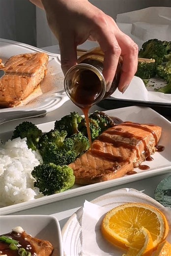 This oven-baked Asian salmon never disappoints. Easy, flavorful, and honestly better than takeout. Full recipe is on my website. https://www.thefoodkooky.com/asian-salmon/ . . . #salmon #bakedsalmon #easydinner #asianrecipe #salmonrecipe