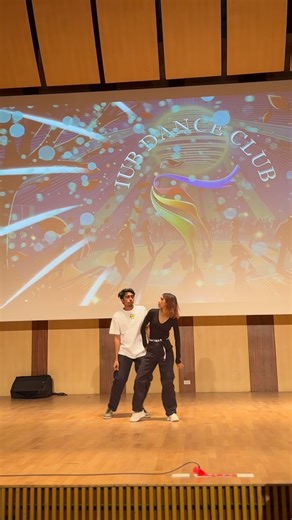 ⋆｡ﾟ☁︎｡⋆MOON｡ ﾟ☾ on Instagram: "Sohena Jatona 🖤 The crowd was super amazing😩🤌🏻 IUBDNC Orientation 🎊 . . . . . . #fyp #instareels #dancecover #reelsbd #arifinrumi #sohenajatona #foryou #iubian #iubdnc"