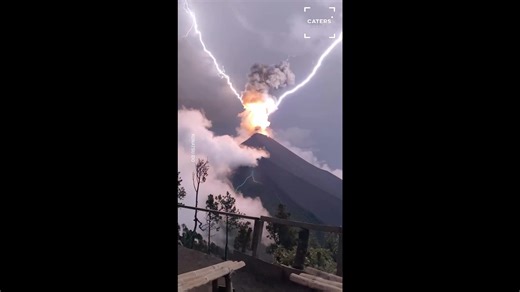 Lightning strikes above erupting volcano in amazing natural phenomenon in Guatemala