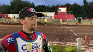 🏆𝘾𝙃𝘼𝙈𝙋𝙄𝙊𝙉𝙎𝙃𝙄𝙋 𝙇𝙀𝘼𝙂𝙐𝙀 𝙍𝙄𝘿𝙀𝙍𝙎 ' 𝘾𝙃𝘼𝙈𝙋𝙄𝙊𝙉𝙎𝙃𝙄𝙋 🏆 🏟 ECCO Arena, Redcar 📹 𝗥𝗘𝗔𝗖𝗧𝗜𝗢𝗡… 🥇 Newly-crowned champion Charles Wright speaks after a thrilling finale saw him take CLRC glory. 🗣 “I had one chance to dive under Bomber.” | British Speedway