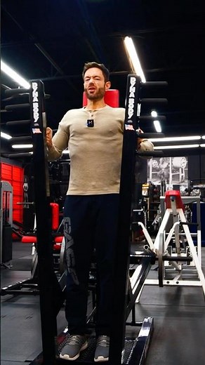 Standing Plate Loaded Chest Press | DYNA BODY