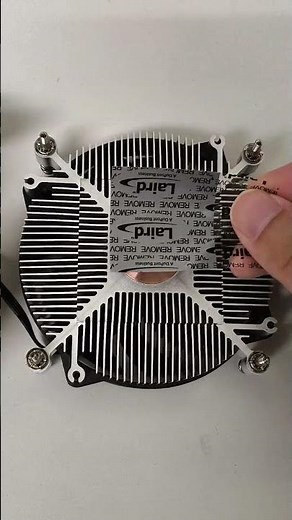 熱伝導率7.5W/m・Kで高性能の熱伝導性フェイズチェンジシート「HT-21」。厚さが0.13mmと薄いので貼り方に若干コツがいります。