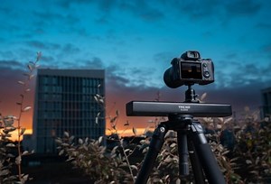 Trexo compact portable phone and camera slider