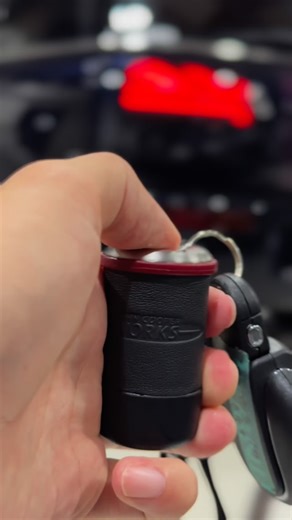 TOPRANK JAPAN on Instagram: "個性派MINI🔥 【MINI Cooper S clubman】 刺激的なサウンド🔊 スポーティーなルックス✨✨ 5ドアに観音開きのリアゲートを備えた「クラブマン」にスペシャルなパーツを盛り込んだ一台をご紹介いたします💁‍♀️ ・ステアリング ・マフラー（バルブ付き） ・ブレーキキャリパー ・19インチホイール ・オーバーフェンダー これらのパーツは全て同メーカーのパフォーマンスモデル「ジョン・クーパー・ワークス」に採用されているものをそのまま装着しているんです‼️ お洒落でかわいいだけでなく、アグレッシブなドライブを楽しめるのがミニクーパーの魅力となっております😆😆 @toprank_japan @toprank_inc #MINI #clubman #CooperS #JCW #輸入車好きな人と繋がりたい #ミニ #クラブマン #トップランク #TOPRANK #輸入車販売 #車のある風景 #carphoto #carinstagram"