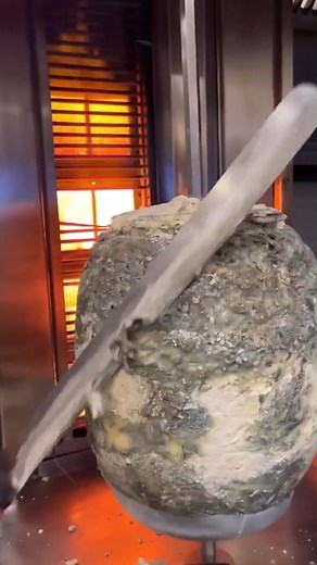 271K views · 2.5K reactions | El queso más maloliente del mundo #quesosartesanales #quesoazul #quesofresco #queso #quesoartesano #tecnologiaparatodos #fabricas #tecnologiaavanzada #tecnologiaverde #TecnologiaInovadora | Earth Tech | Facebook