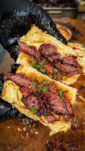BFBBQ Food&Lifestyle | Are you IN for a little Sandwich 🥪 😍⁉️ Smoked Beef Cheeks on Shoku Pan 🫶🏻 ✖️Werbung / Ad ✖️ Spart 10% mit meinem Code „FOREST10“ auf... | Instagram