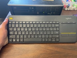 Watch Review of Logitech k400 Plus Wireless Touch TV Keyboard on Amazon Live