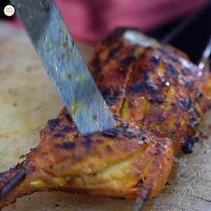 The winter chicken and zafrani chicken from the legendary Chotte Miyan in Zampa Bazar, Surat was fun to try. We liked the second one more because of its creamy and luscious flavours. | Delhi Food Walks
