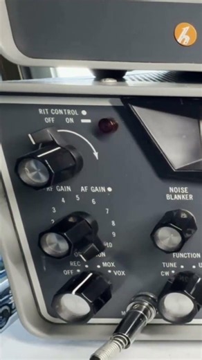 SR400 radio upgrade: noise blanker + wider tuning explained