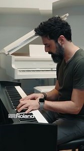 1.3K views | Performance no piano Roland F701  O F701 é a escolha...