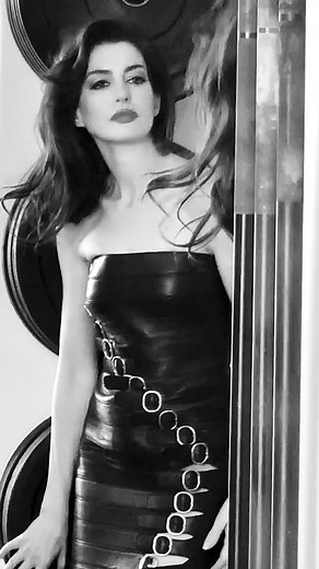 #AnneHathaway looking 🔥 for our new Summer cover #interviewmagazine