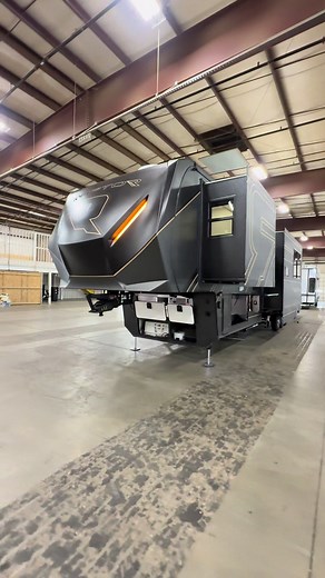Explore the 2025 Raptor 441 Toy Hauler for Ultimate Camping Adventures