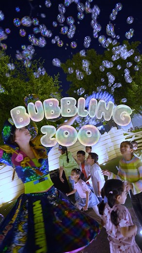 Bubbling Zoo starts now! Where magic fills the air with bubbles, colours, and laughter! Enjoy Bubble Shows, Petting Zoo, Face Painting, Bedouin Show, Dance Performances, Bouncing Castle, and so much more! 🎉 👨‍👩‍👧 Bring your family and dive into the fun! 📍 Emirates Park Zoo & Resort 🎉 انطلقت فعالية حديقة الفقاعات الآن! حيث تمتزج السحر والألوان والضحك في الأجواء! استمتعوا بعروض الفقاعات، وحديقة الحيوانات الأليفة، وتلوين الوجوه، والعروض البدوية، والعروض الراقصة، وقلعة القفز، والمزيد من الأنشط