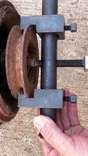How to use a pulley puller tool for easy removal