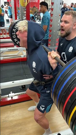 Henry Pollock squatting 210kg 😳