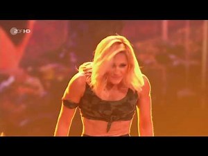 Helene Fischer TV Special 2018 - BBC Walking With Dinosaurs