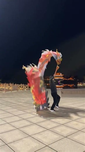 Fitness Dragon Dance Under the Jianghu Night Rain 🌧️🐉 Ten Years of Lantern Light | Intangible Cultur