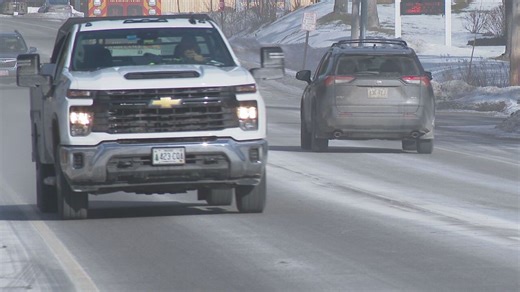 Are you required to display both front and back license plates in Maine?
