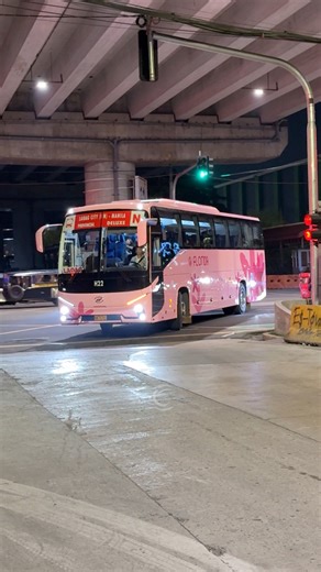 Blooming V12 GV Florida Transport, INC. H22 Higer Bus Co. Ltd. KLQ6126LY "V12" 📍Sampaloc, Manila #Reels #bus #busenthusiast #busspotting #crixxx #transportation #GVFlorida #higer #v12 #laoagcity | Crixxx