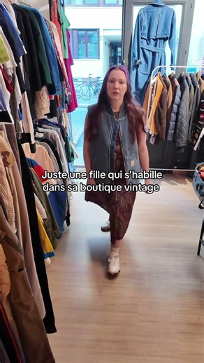 Une légère addiction à changer mon look quand j’arrive… #vintagestyle #friperie #vintagegirl