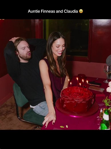 Auntie Finneas and Claudia at the Cyklar Sephora launch event! Happy birthday @Claudia Sulewski have an amazing day!! 🖤🫶 #billieeilish #finneas #finneasoconnell #claudiasulewski #billieeilishfan @FINNEAS @Maggie Baird @BILLIE EILISH