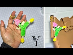 🔤DIY Alphabet Keychain With Pipe Cleaner - How To Make Fuzzy Wire Craft