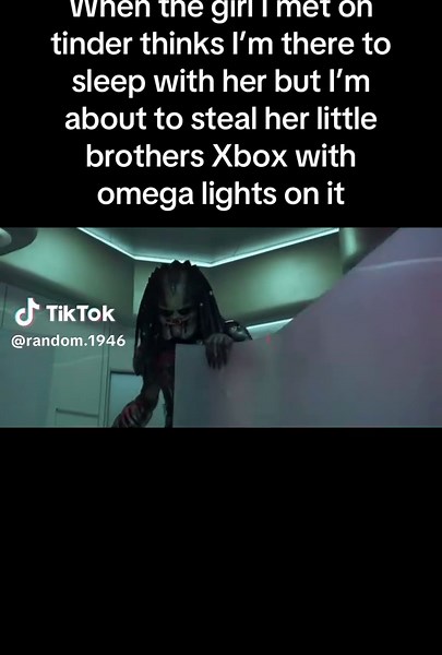 Predator vs Alien: A Fortnite Twist with Omega Lights