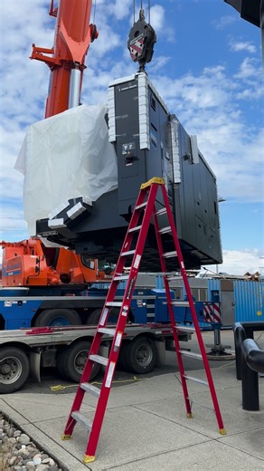 Time to bring in the new CNC! It’s not every day that we welcome a new machine into our building, so it always makes us excited. Stay tuned for even more Tiger Tool posts and cool projects! | Tiger Tool