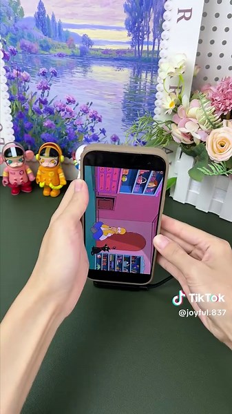 Cargar el celular mientras juegas es MUCHO más fácil con esto.🎮⚡📱 #phonestand #charger #TikTokShop #ChargingGadgets #SohoChic