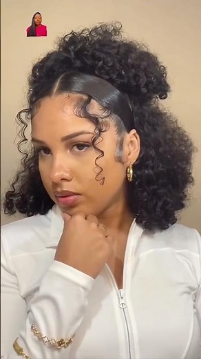 Half up half down hairstyle on curly 💙🌸